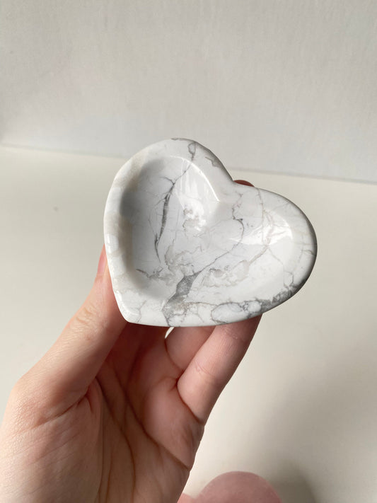 Howlite Heart Bowl